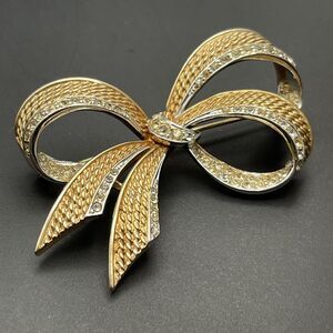 Vintage 1950s BOUCHER Ribbon Bow Rhinestone Large Goldtone Brooch Pin